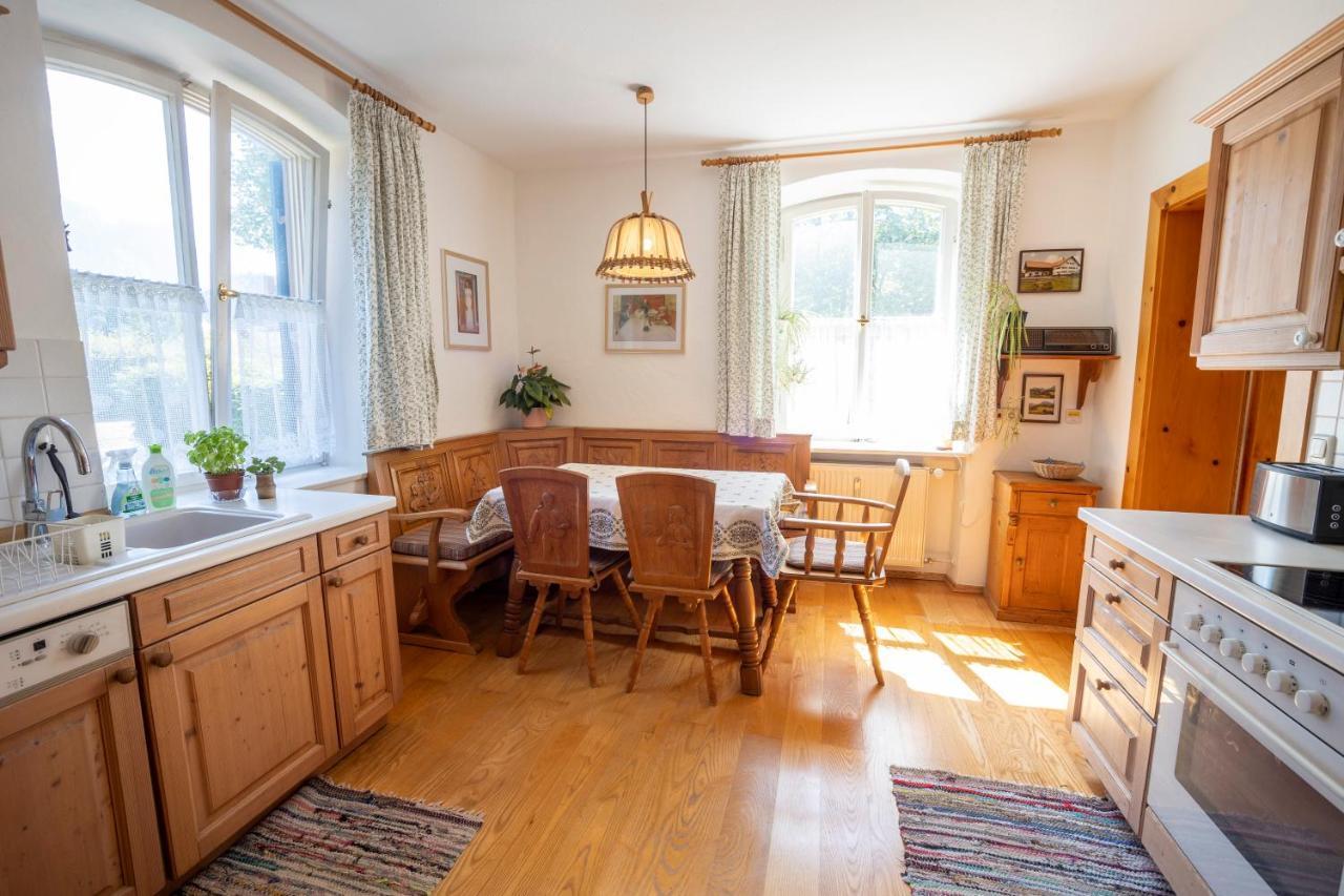 Landhauswohnung Mit Wildromantischem Garten フュッセン エクステリア 写真
