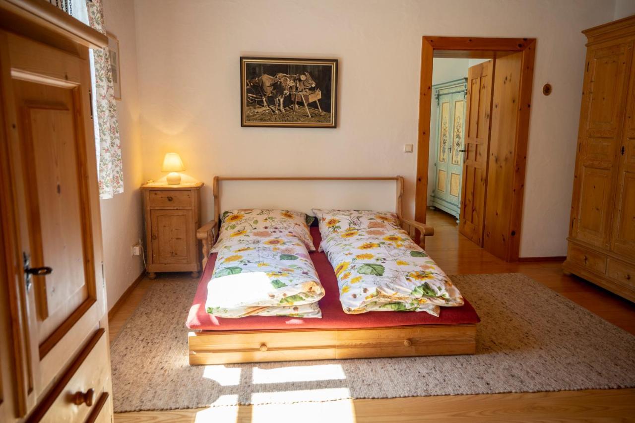 Landhauswohnung Mit Wildromantischem Garten フュッセン エクステリア 写真